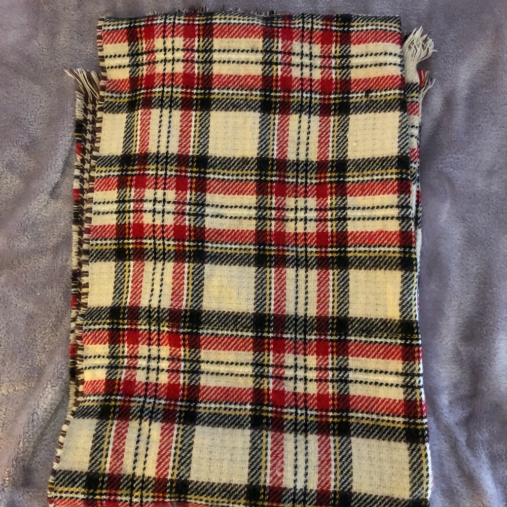 Houndstooth and plaid reversible blanket scarf